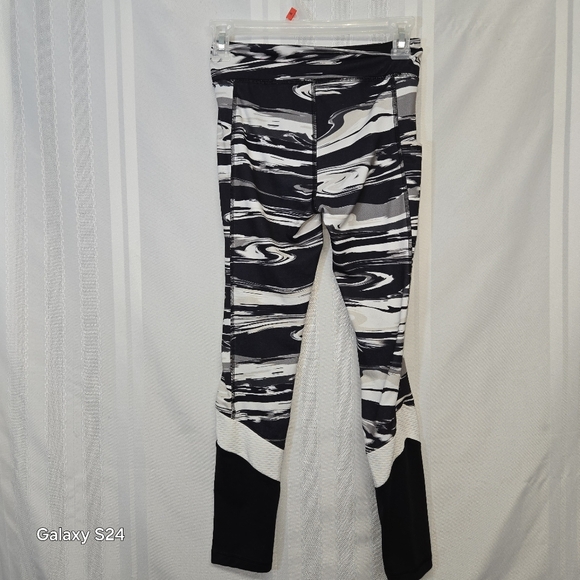 SO GIRLS BLACK AND WHITE LEGGING SIZE 1012 I - Picture 5 of 11